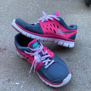 Like new Nike pink and gray Womens shoe size 6